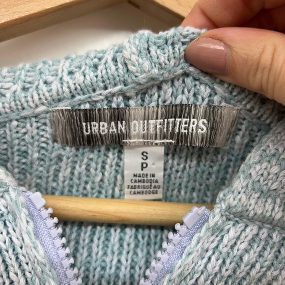 UO Urban Outfitters Blue Distressed Cropped Crop Zip Hooded Cardigan Sweater S - Picture 6 of 7